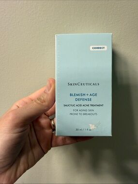 SkinCeuticals Blemish + Age Defense - Pale Blue Packaging